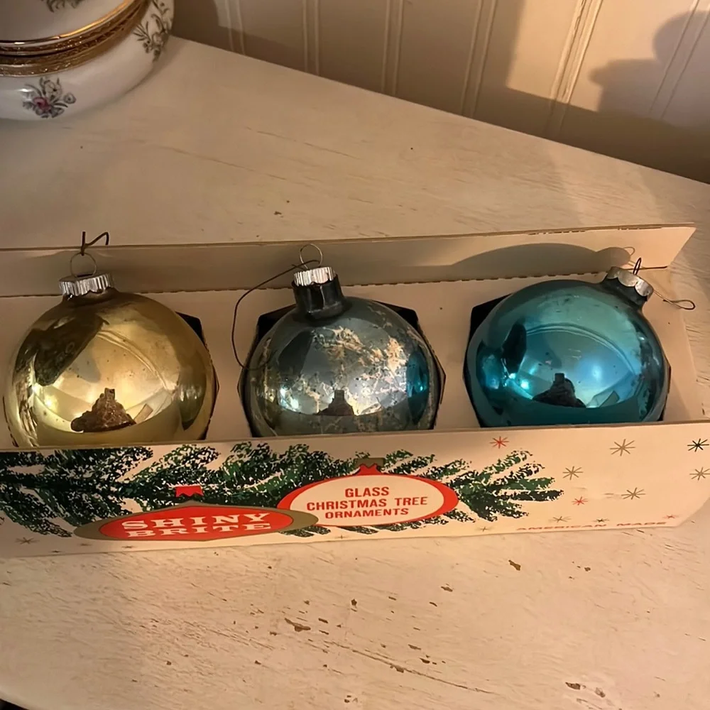 3 vintage large Shiny Brite Glass Christmas Ornaments in box 3” diameter